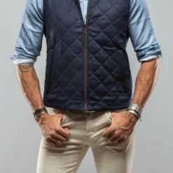 Elise Diamond Quilted Cashmere Vest In Navy