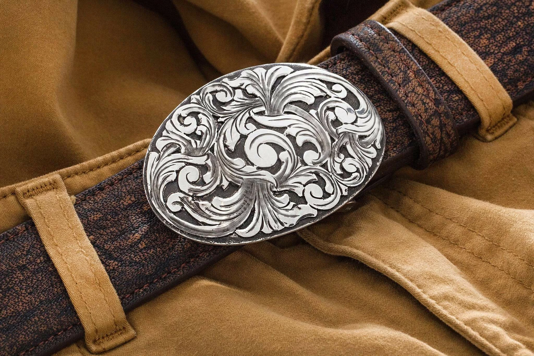 AO Leon Swirl Belt Buckle 2 AO Leon Swirl Belt Buckle - Image 2